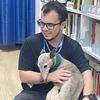Aarón: Cuidador de mascotas como si estuvieran en casina :)