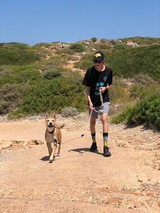 Marc y Guinda paseando