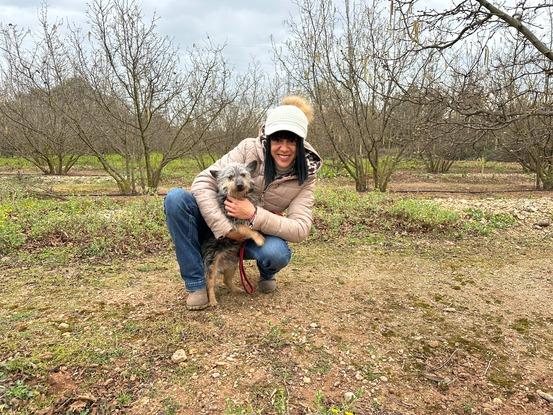 Con Coco entre avellanos!🐶❤️