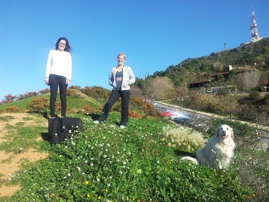 Aquí con mi hija y Mila dando uno de los muchos paseos que damos por Collserola