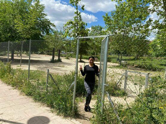 Área de recreo canina cerca del piso