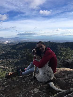 Blanca y yo en las montañas de mi pueblo.