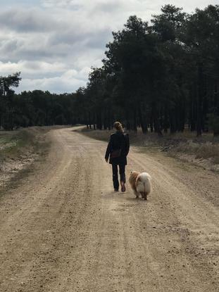 Gemma paseando con nuestra amiguita Cabi 