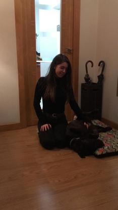 Con Lola, agotada después de un paseo 