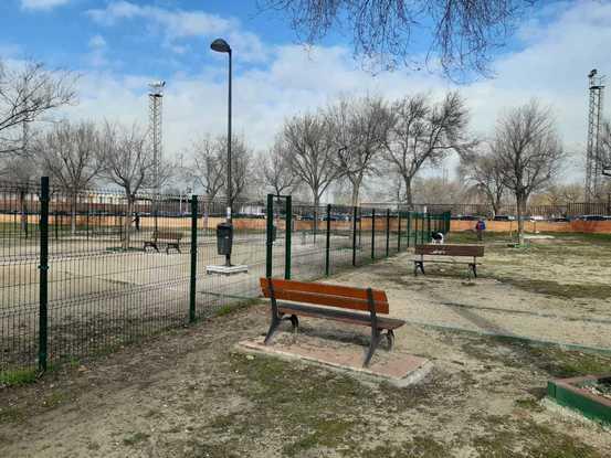 Áreas verdes para el paseo de la mascota.