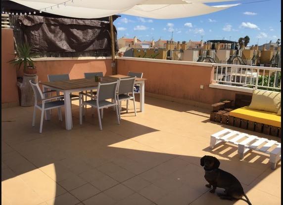 Amplia terraza para estar al solecito