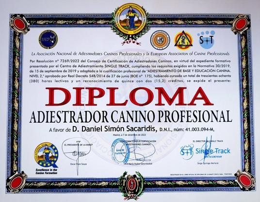 Titulo educador canino