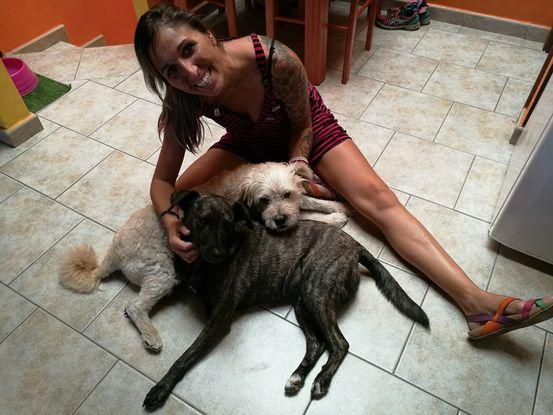 En casa con Mayo y Yerma.