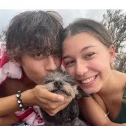 Mi pareja y yo con Tara, disfrutando de tiempo a solas