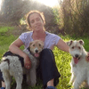 violeta: Cuidadora de perros y perras