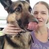 Elena: Cuidando perros y perritos, grandes y pequenitos