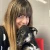 Janire: Cuidadora de perros en una casa de berango