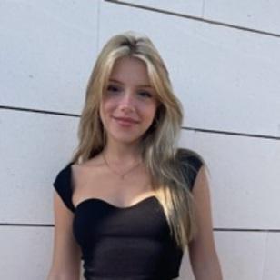 Júlia avatar