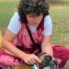 Laura : Bióloga apasionada por la salud y bienestar de los animales  