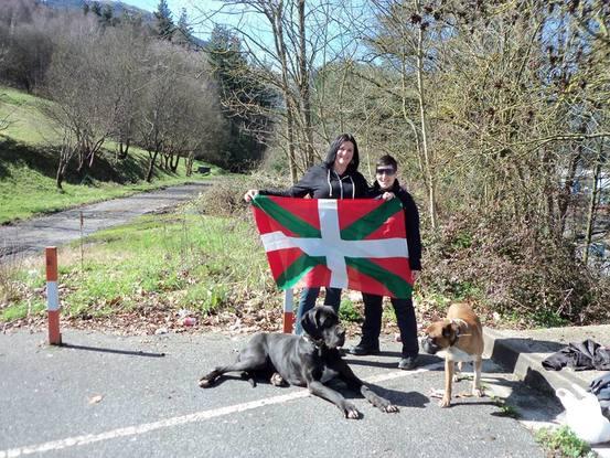 Con una amiga y sus perros