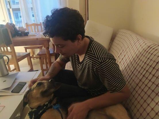 Con Diego, el perro que lo entiende todo